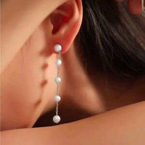 Chic Silver Pearl Dangle Earrings​​